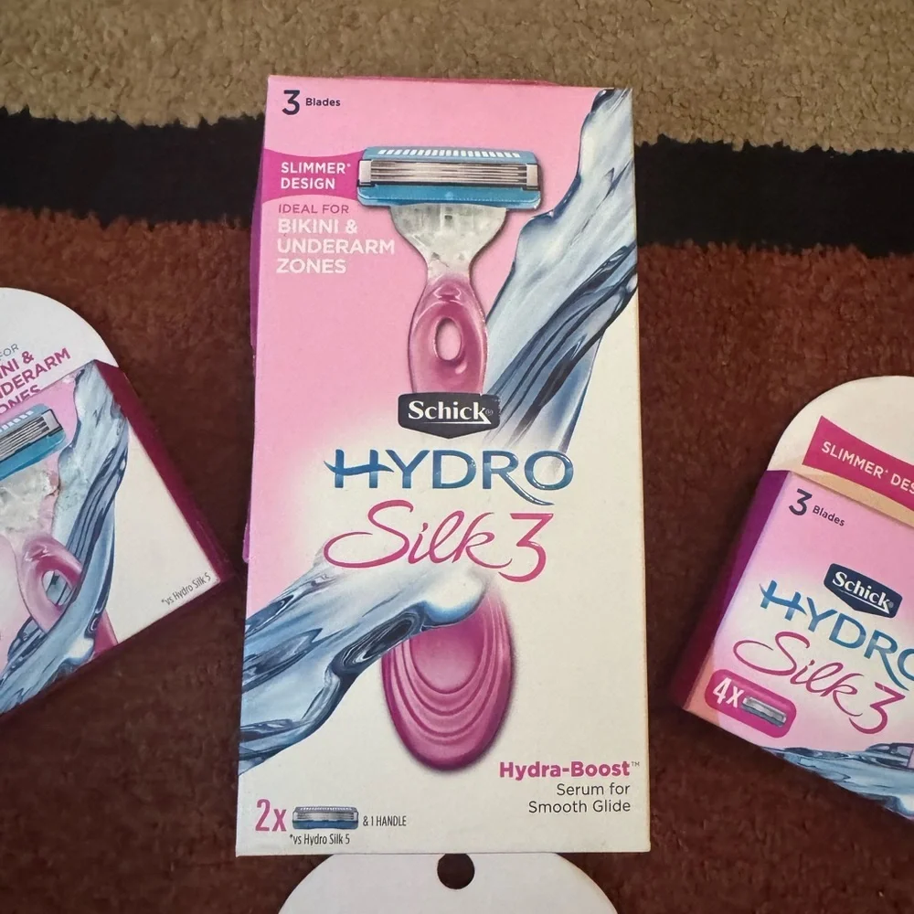 Schick Hydro Silk 3 Razor  & 3 Schick Hydro Silk 3 Razor Blade Refills